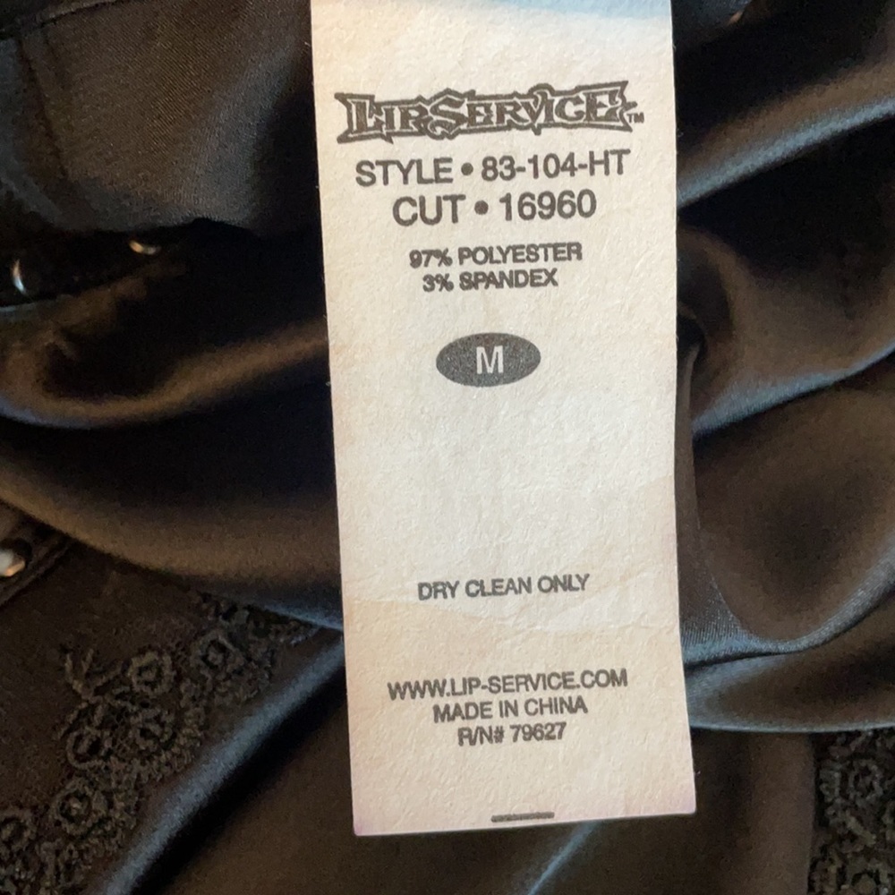 Sexy Vintage Lip Service Satin Skirt - Picture 6 of 7